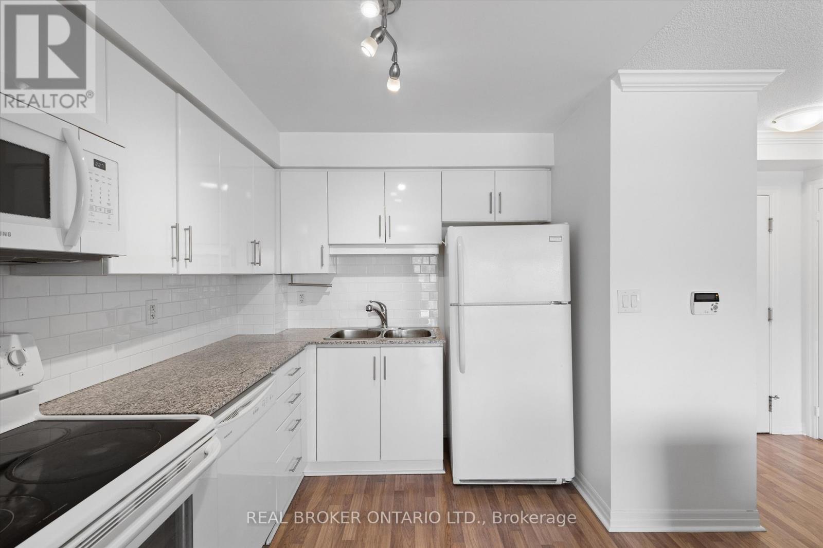 216 - 2035 Sheppard Avenue E, Toronto, Ontario  M2J 0A8 - Photo 11 - C12423052