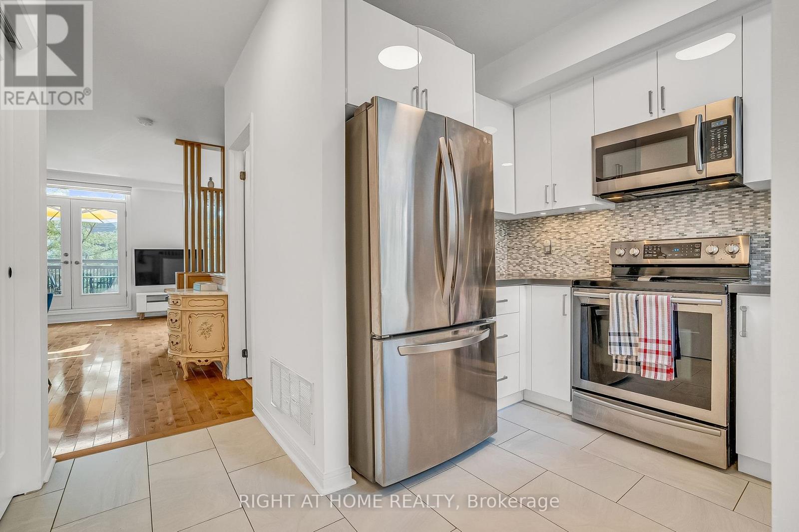 104 - 55 Halton Street, Toronto (Trinity-Bellwoods), Ontario  M6J 1R5 - Photo 4 - C12423054