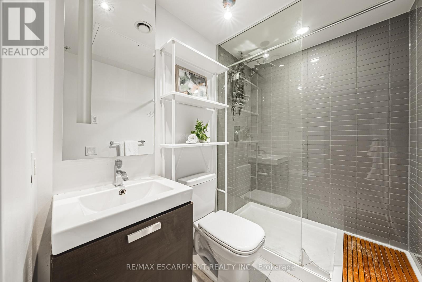 627 - 629 King Street W, Toronto, Ontario  M5V 0G9 - Photo 21 - C12423060