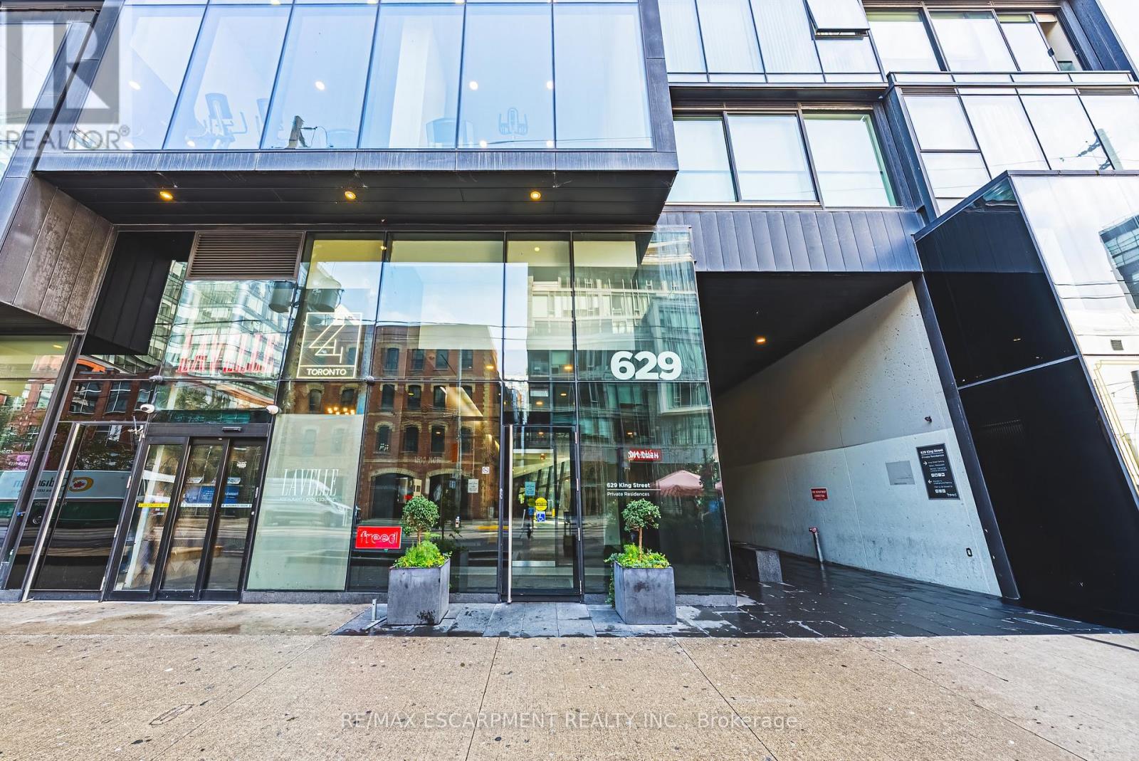 627 - 629 King Street W, Toronto, Ontario  M5V 0G9 - Photo 4 - C12423060