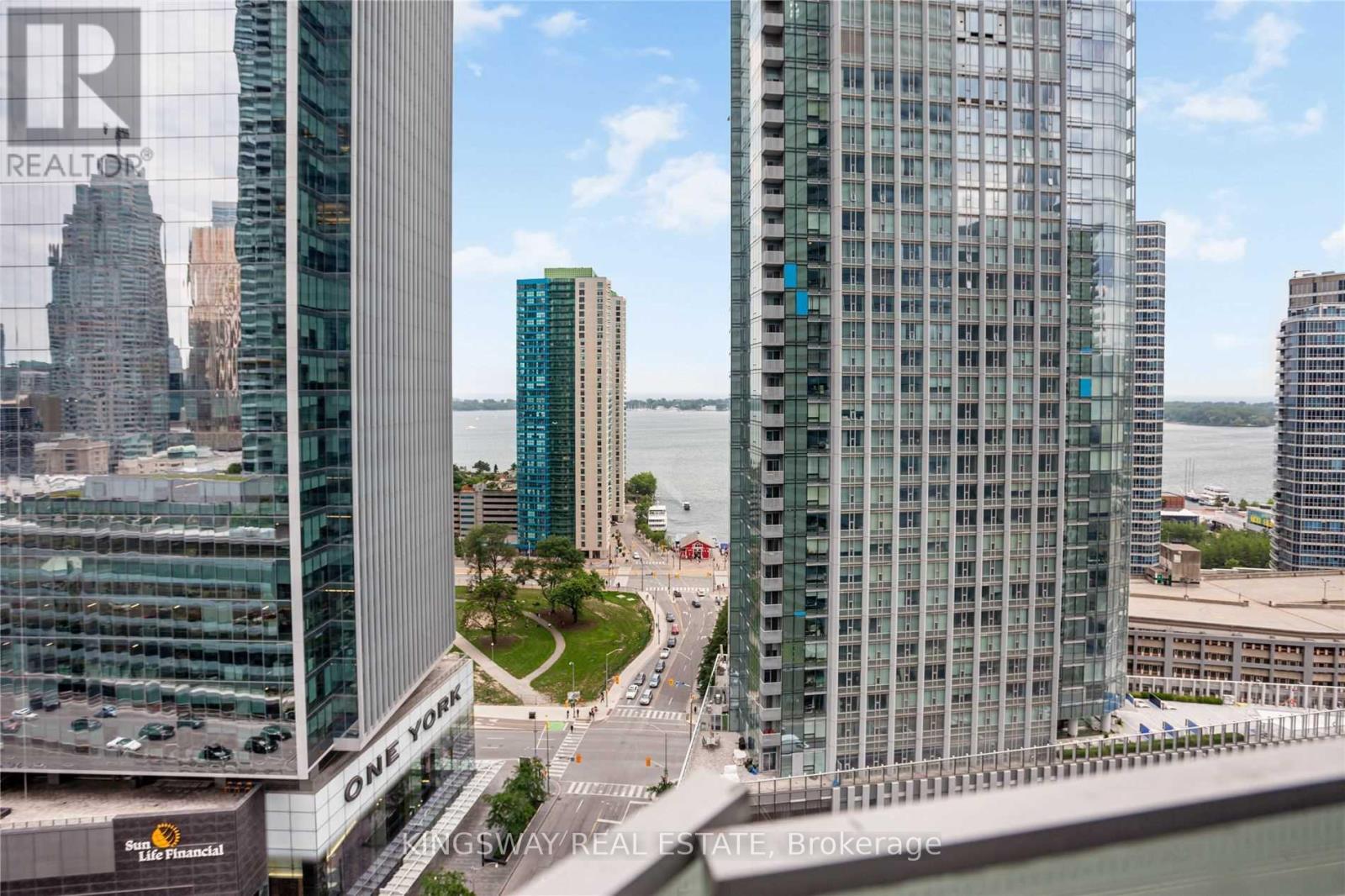 1802 - 14 York Street, Toronto, Ontario  M5J 2Z2 - Photo 10 - C12423062