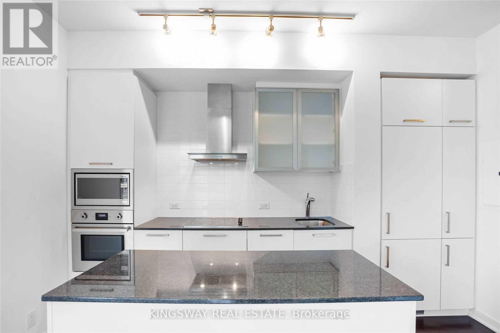 1802 - 14 York Street, Toronto, Ontario  M5J 2Z2 - Photo 13 - C12423062
