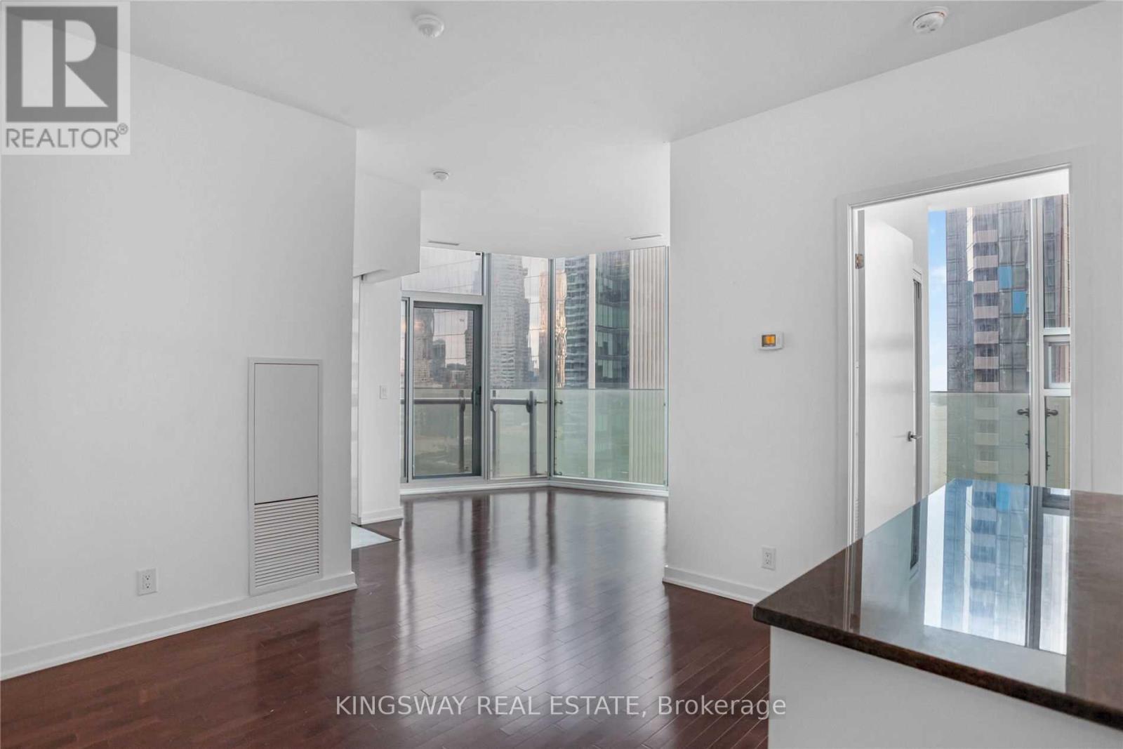 1802 - 14 York Street, Toronto, Ontario  M5J 2Z2 - Photo 15 - C12423062