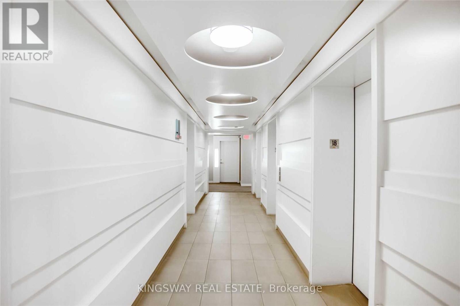 1802 - 14 York Street, Toronto, Ontario  M5J 2Z2 - Photo 2 - C12423062