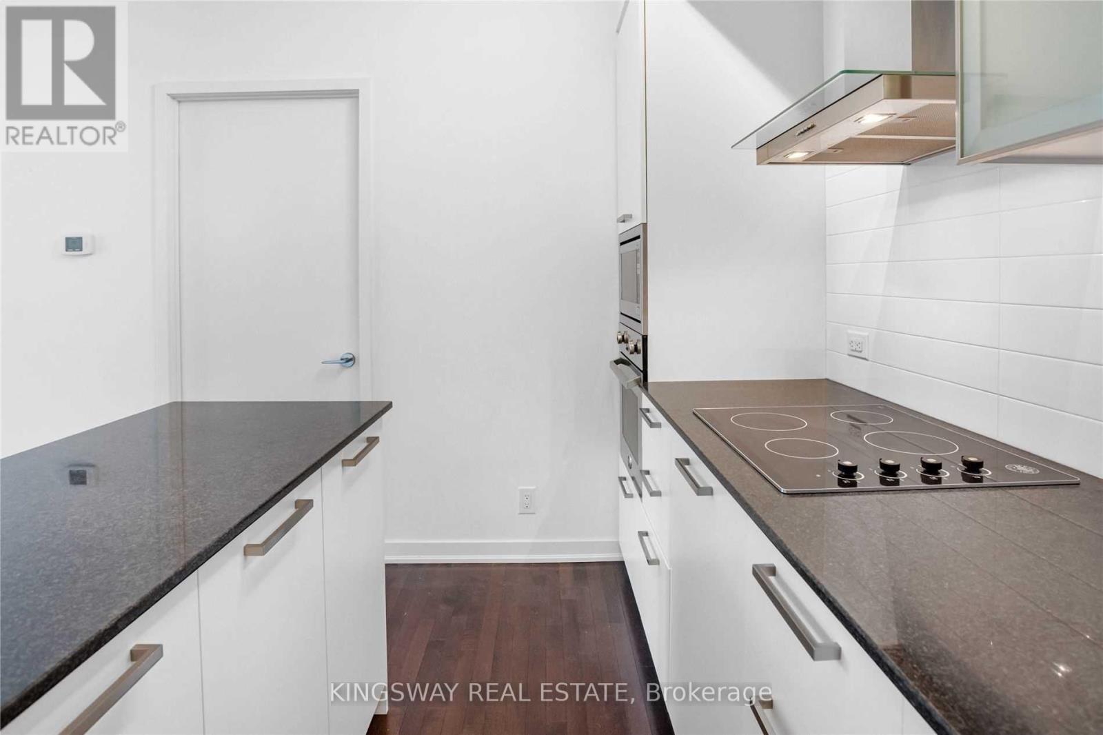 1802 - 14 York Street, Toronto, Ontario  M5J 2Z2 - Photo 4 - C12423062
