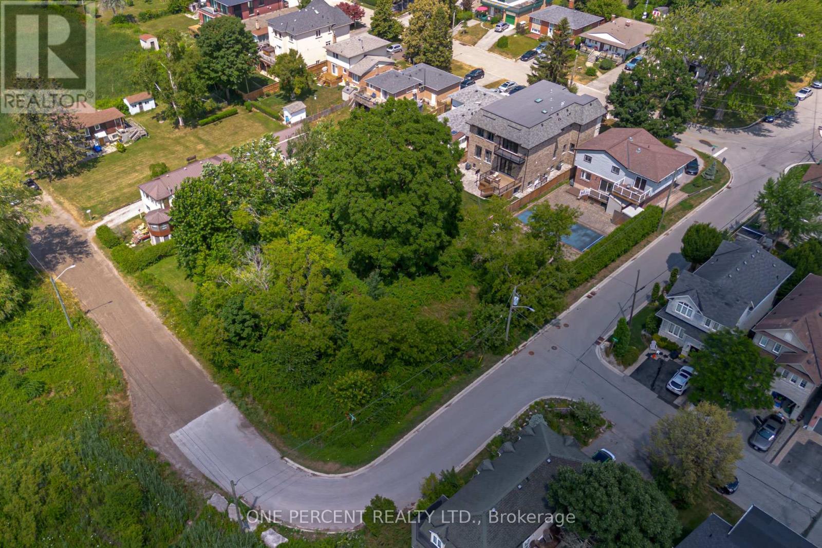 805 St. Martins Drive, Pickering, Ontario  L1W 1N1 - Photo 10 - E12423058
