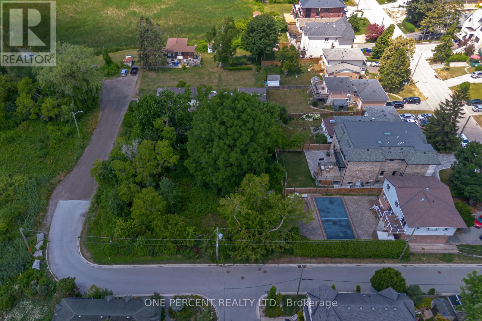 805 St. Martins Drive, Pickering, Ontario  L1W 1N1 - Photo 11 - E12423058