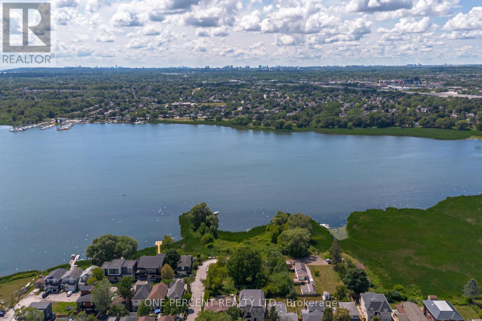 805 St. Martins Drive, Pickering, Ontario  L1W 1N1 - Photo 14 - E12423058