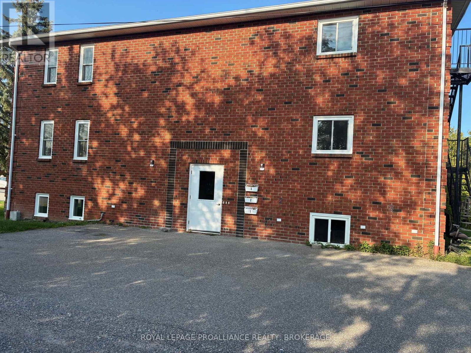 565 EMMA STREET, Gananoque, Ontario