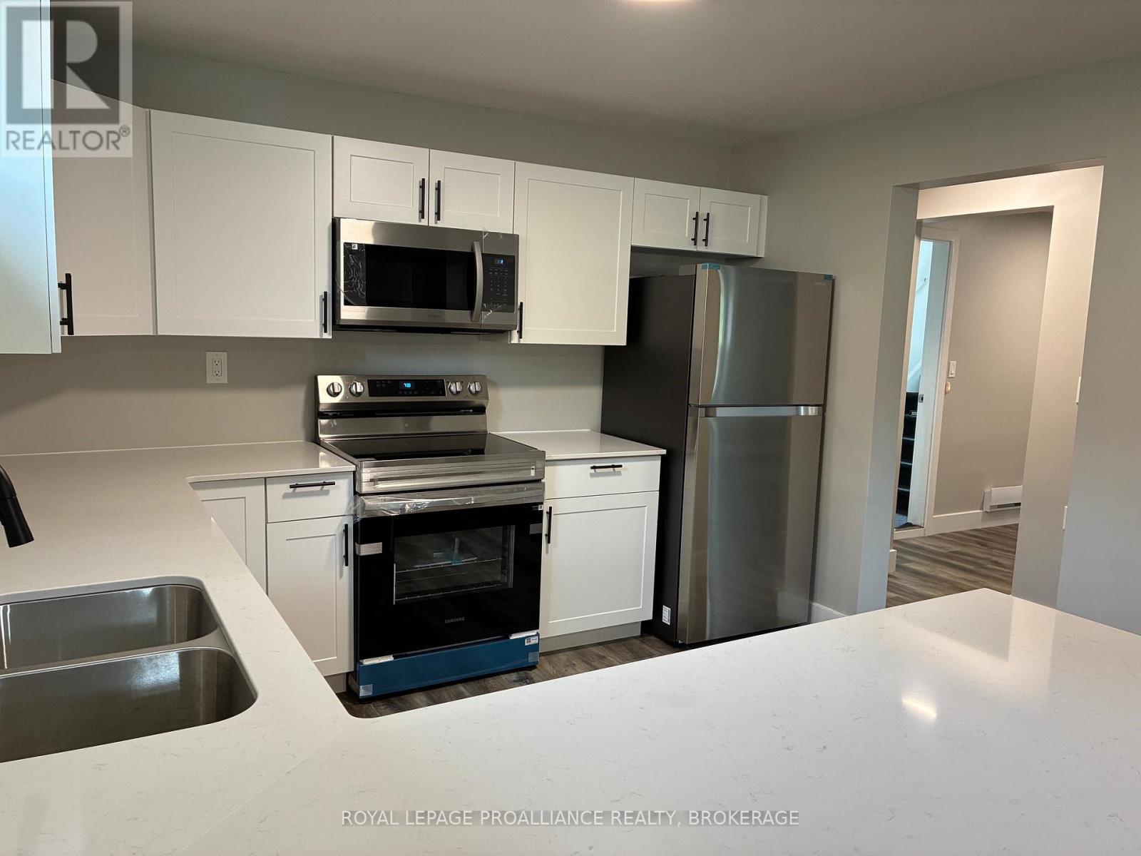 565 Emma Street, Gananoque, Ontario  K7G 2Y6 - Photo 12 - X12423079
