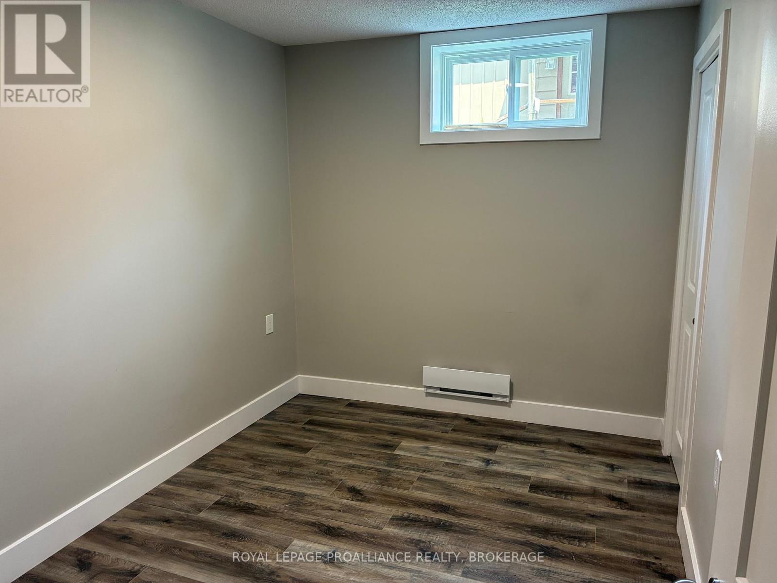 565 Emma Street, Gananoque, Ontario  K7G 2Y6 - Photo 14 - X12423079