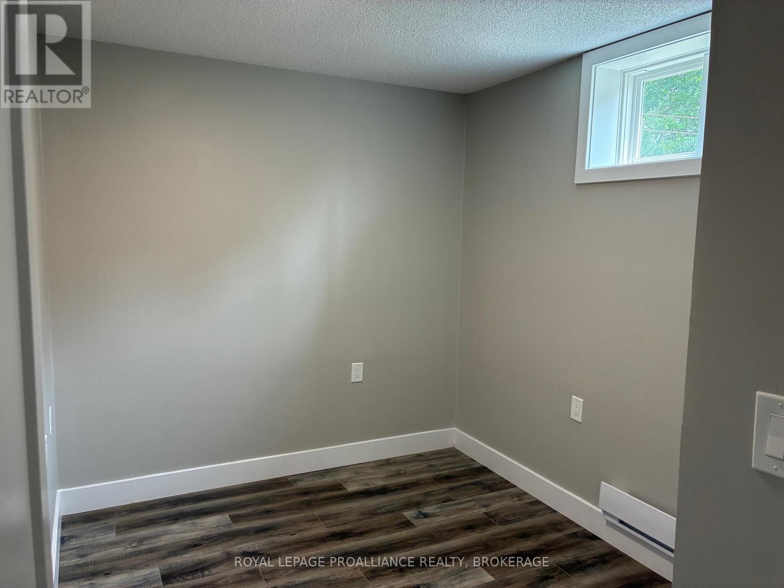 565 Emma Street, Gananoque, Ontario  K7G 2Y6 - Photo 16 - X12423079