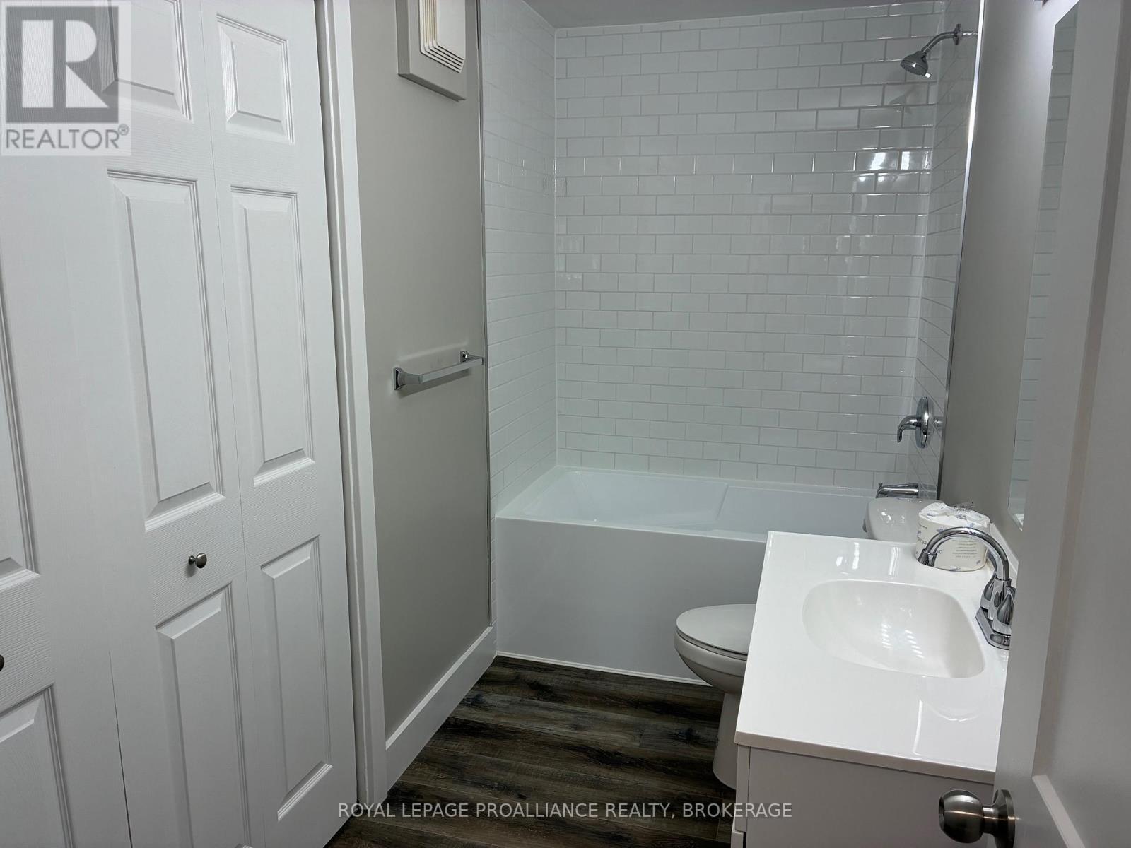 565 Emma Street, Gananoque, Ontario  K7G 2Y6 - Photo 18 - X12423079