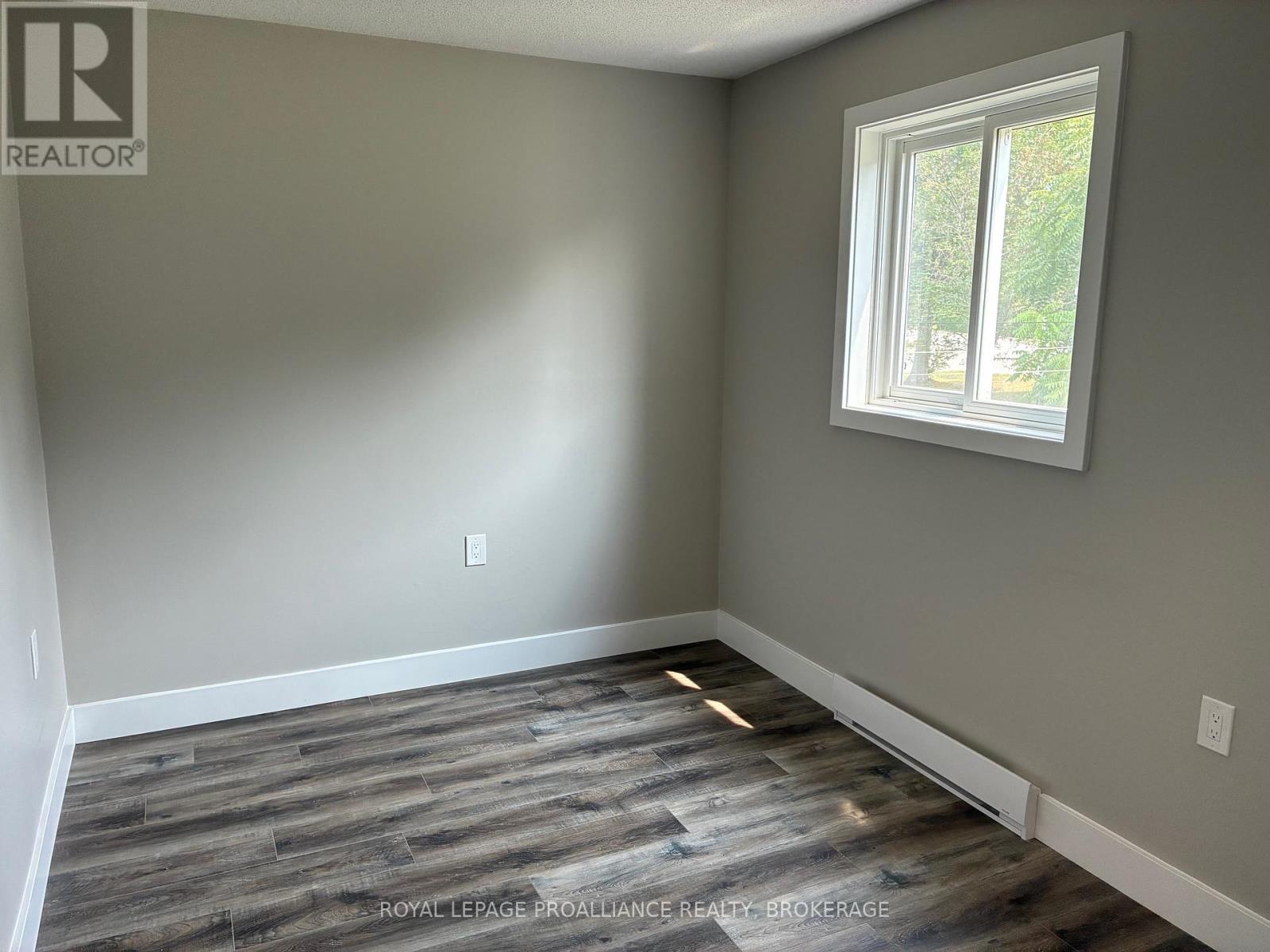 565 Emma Street, Gananoque, Ontario  K7G 2Y6 - Photo 28 - X12423079
