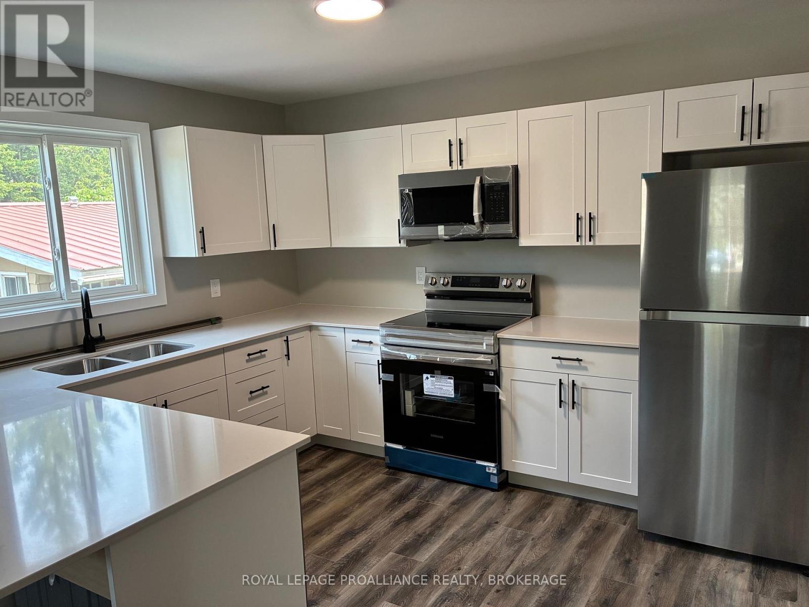 565 Emma Street, Gananoque, Ontario  K7G 2Y6 - Photo 30 - X12423079