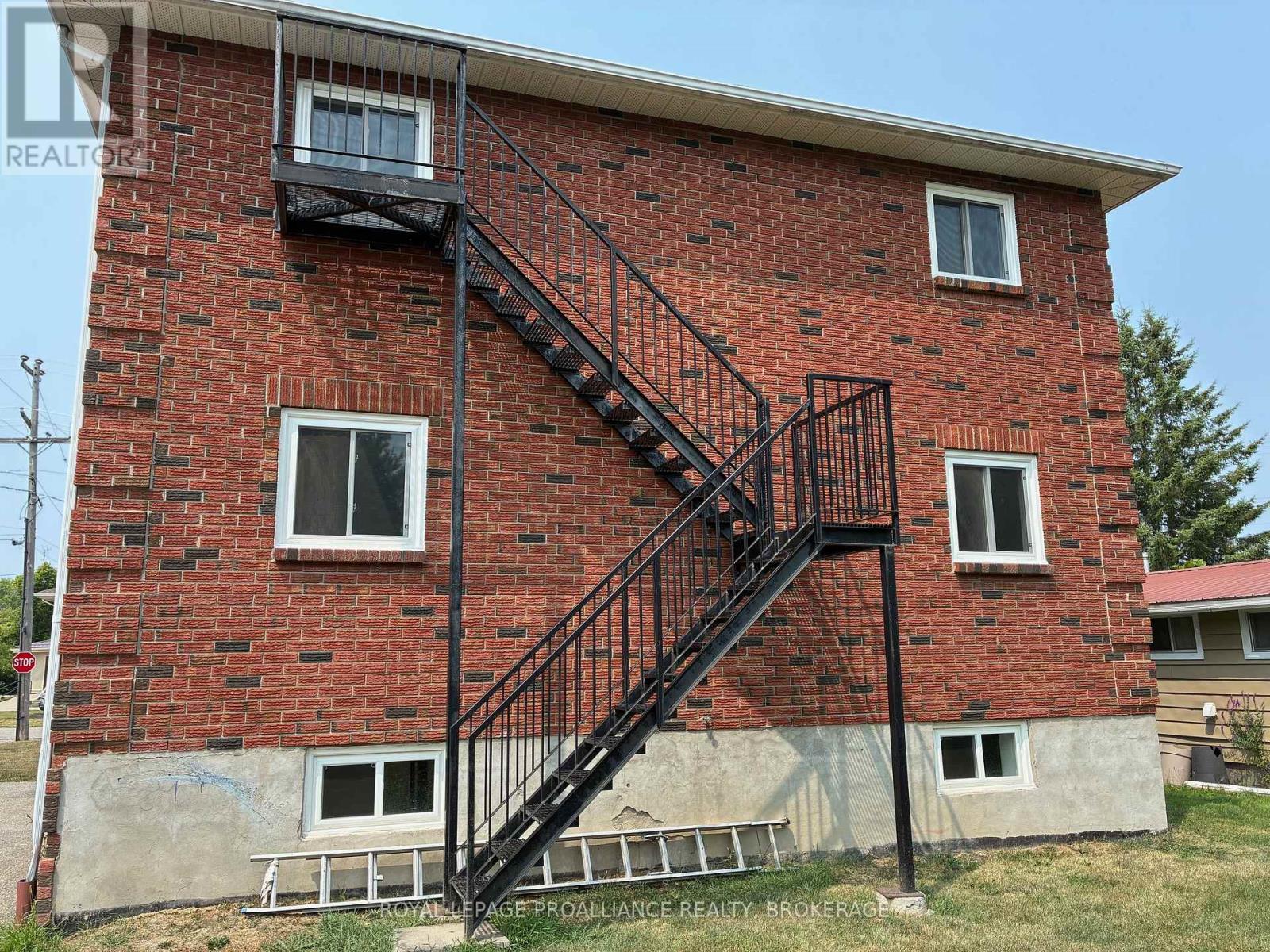 565 Emma Street, Gananoque, Ontario  K7G 2Y6 - Photo 33 - X12423079
