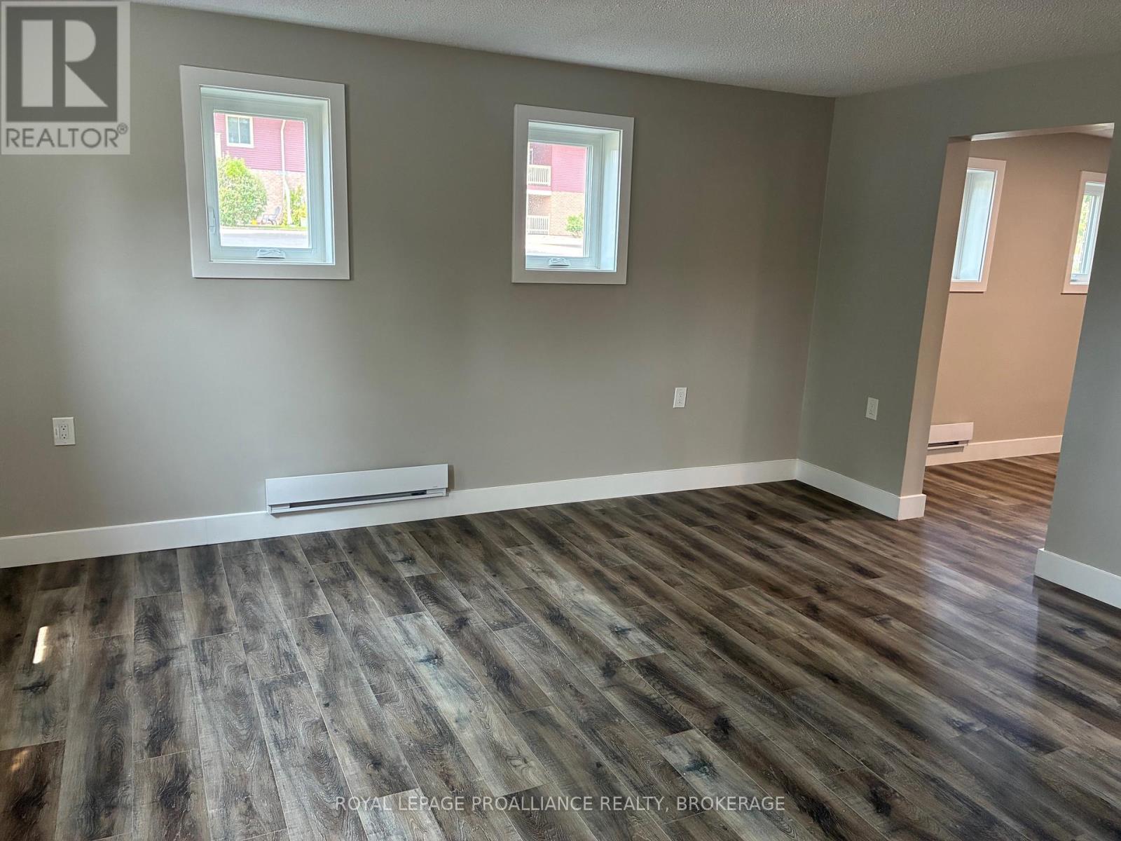 565 Emma Street, Gananoque, Ontario  K7G 2Y6 - Photo 4 - X12423079