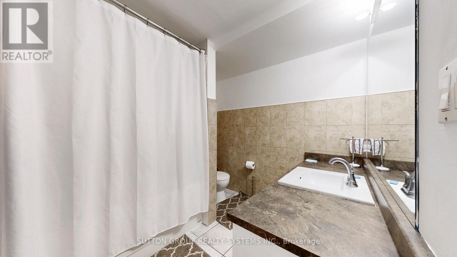 122 Hatherley Road, Toronto, Ontario  M6E 1W5 - Photo 10 - W12423020