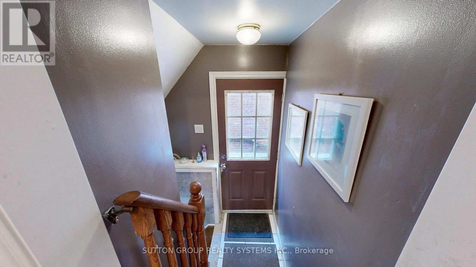 122 Hatherley Road, Toronto, Ontario  M6E 1W5 - Photo 12 - W12423020