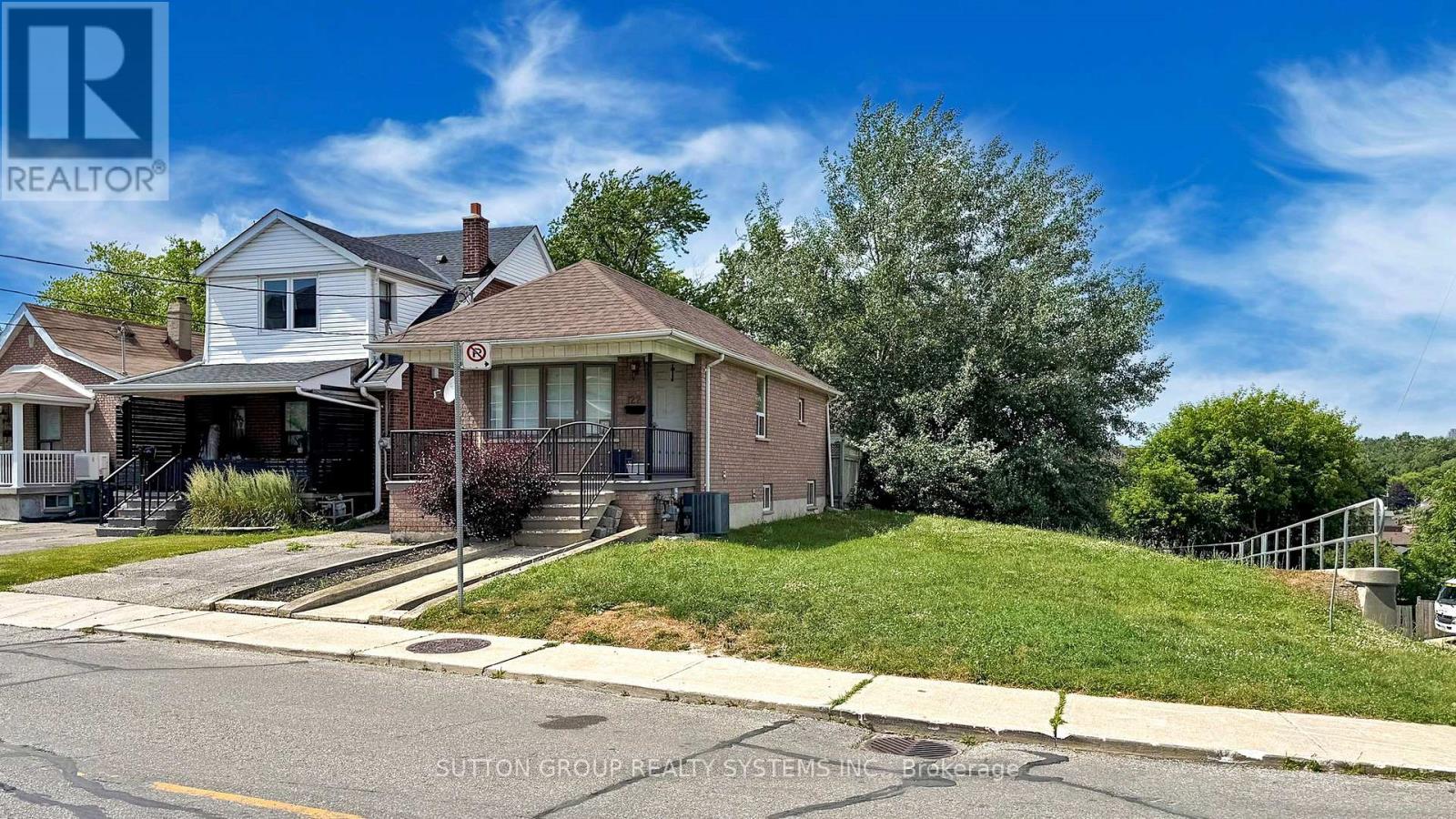 122 Hatherley Road, Toronto, Ontario  M6E 1W5 - Photo 2 - W12423020