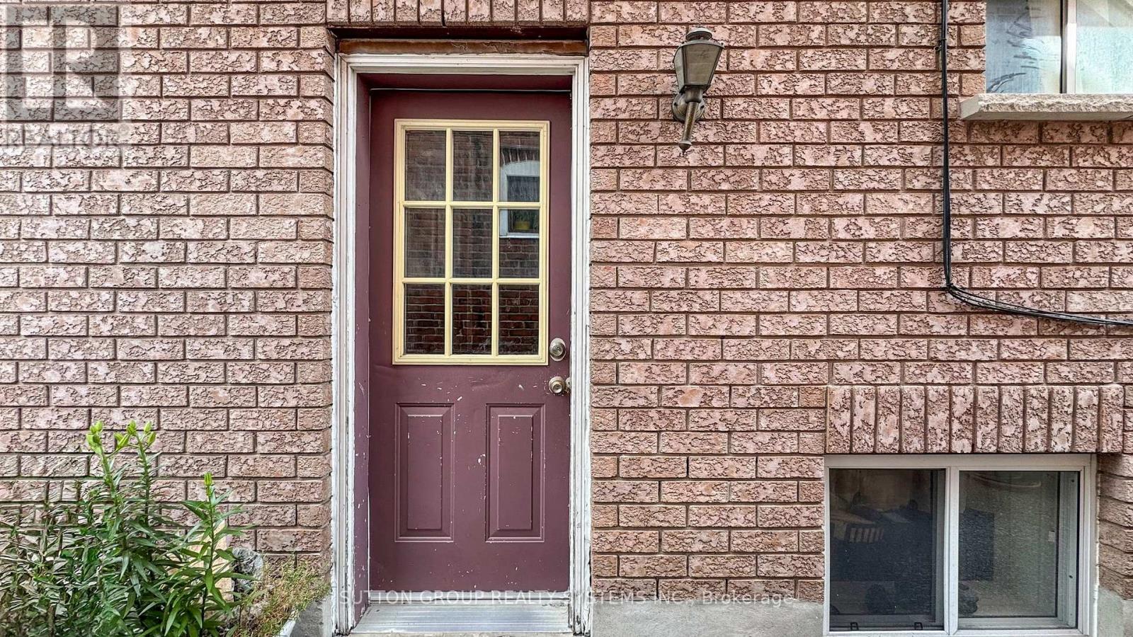 122 Hatherley Road, Toronto, Ontario  M6E 1W5 - Photo 20 - W12423020