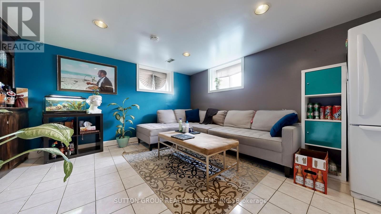 122 Hatherley Road, Toronto, Ontario  M6E 1W5 - Photo 4 - W12423020