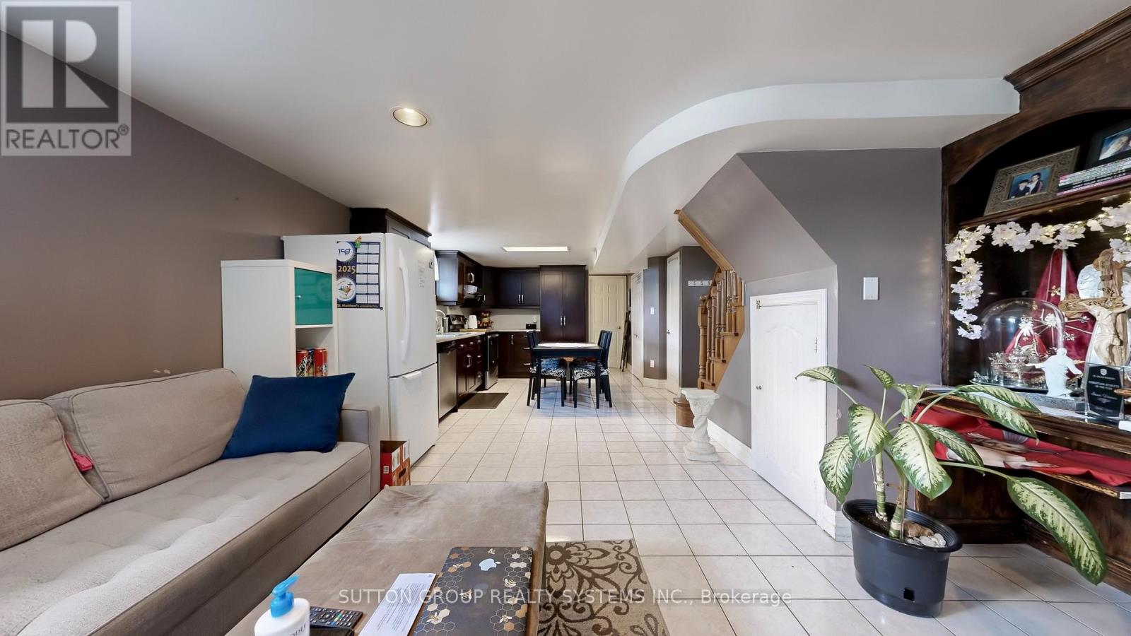 122 Hatherley Road, Toronto, Ontario  M6E 1W5 - Photo 5 - W12423020
