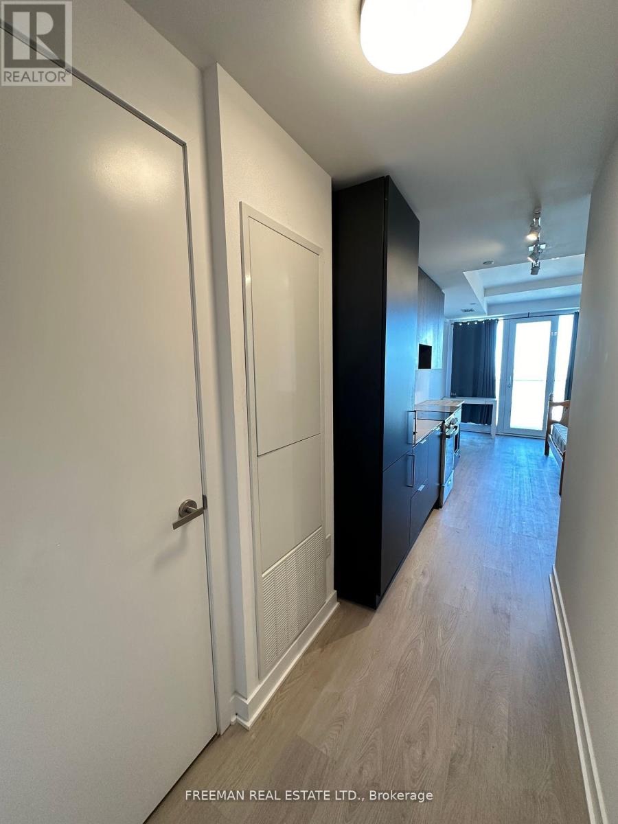 5602 - 3900 Confederation Parkway, Mississauga, Ontario  L5B 0M3 - Photo 4 - W12423032