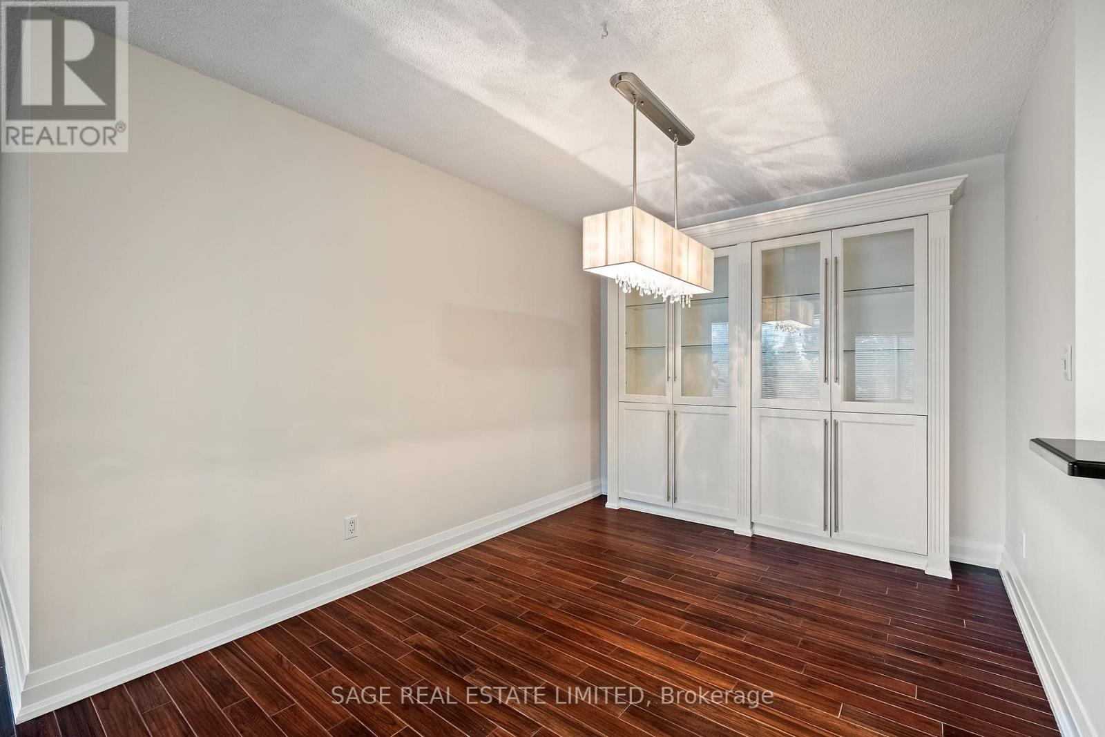 208 - 1 Palace Pier Court, Toronto, Ontario  M8V 3W9 - Photo 7 - W12423040