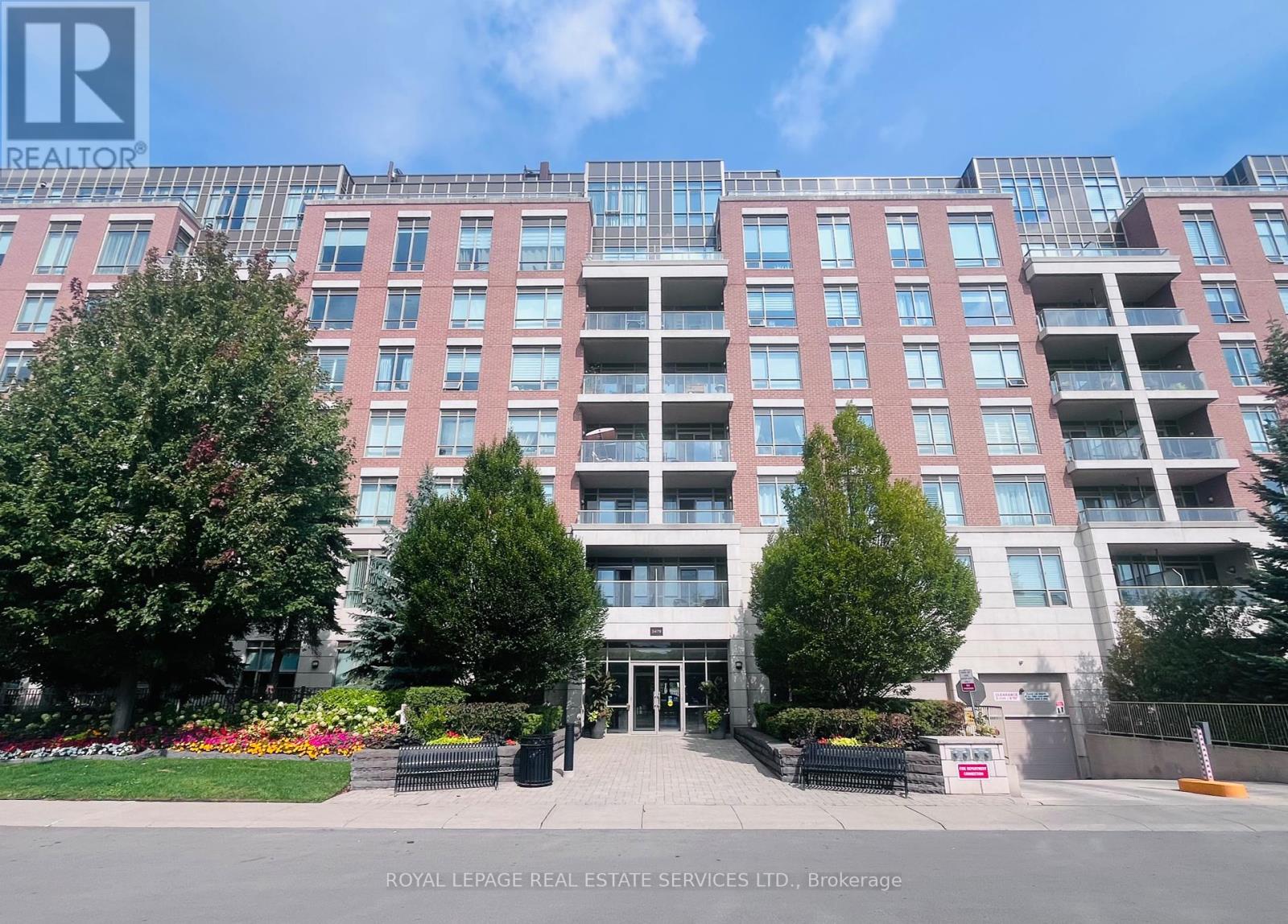 701 - 2470 PRINCE MICHAEL DRIVE, Oakville, Ontario