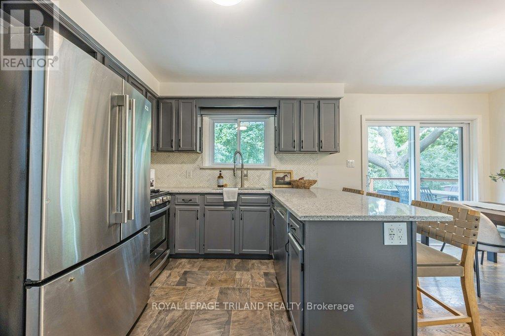 426 Beachwood Avenue, London South, Ontario  N6J 3K1 - Photo 13 - X12423084