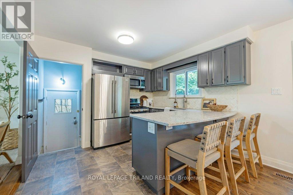426 Beachwood Avenue, London South, Ontario  N6J 3K1 - Photo 15 - X12423084
