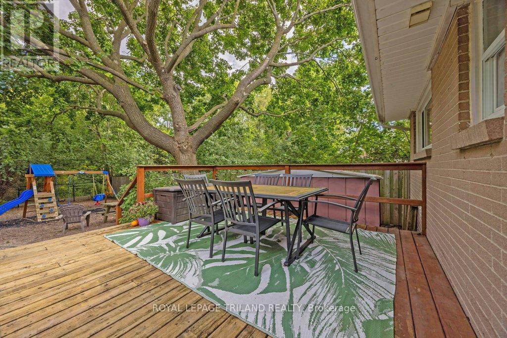 426 Beachwood Avenue, London South, Ontario  N6J 3K1 - Photo 37 - X12423084