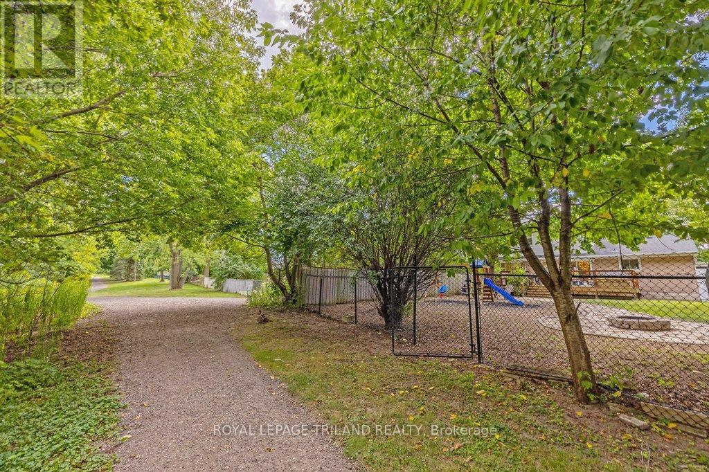 426 Beachwood Avenue, London South, Ontario  N6J 3K1 - Photo 43 - X12423084