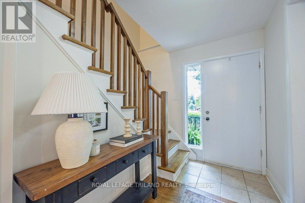 426 Beachwood Avenue, London South, Ontario  N6J 3K1 - Photo 8 - X12423084