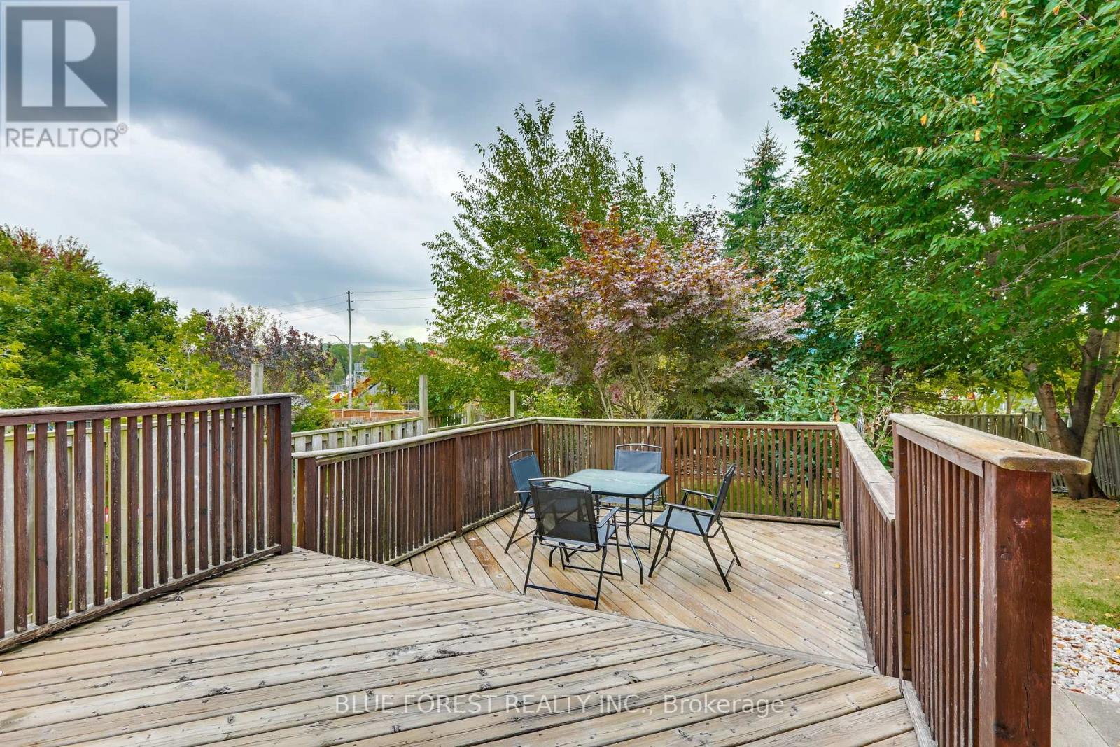 27 Loggers Grove, London East, Ontario  N5W 5Y9 - Photo 2 - X12423113