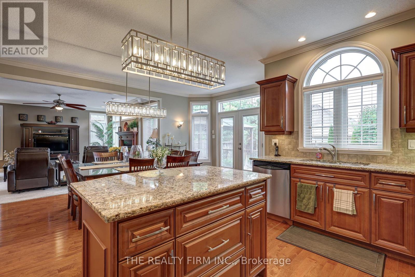 486 Plane Tree Drive, London North, Ontario  N6G 5L6 - Photo 12 - X12423157