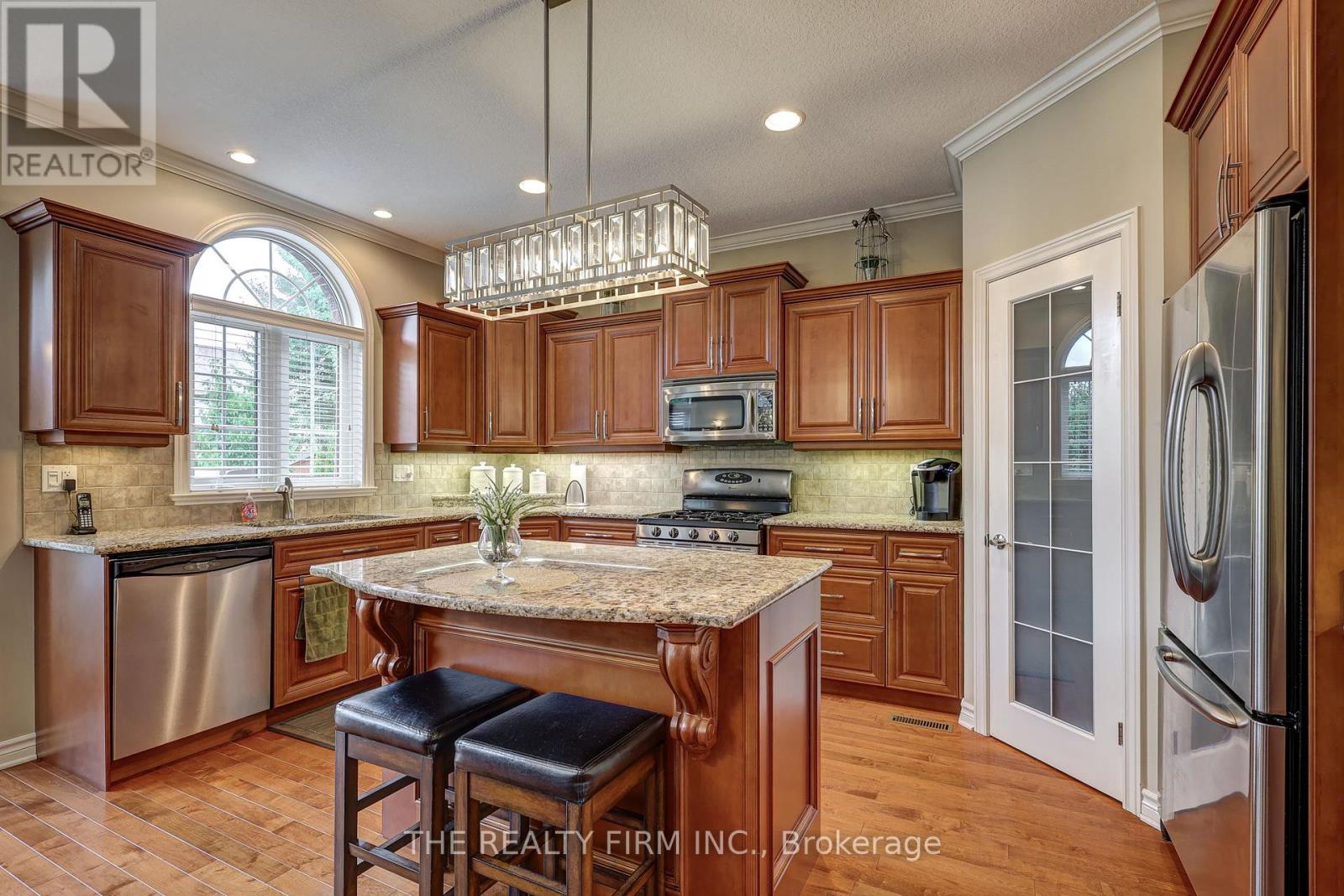 486 Plane Tree Drive, London North, Ontario  N6G 5L6 - Photo 14 - X12423157
