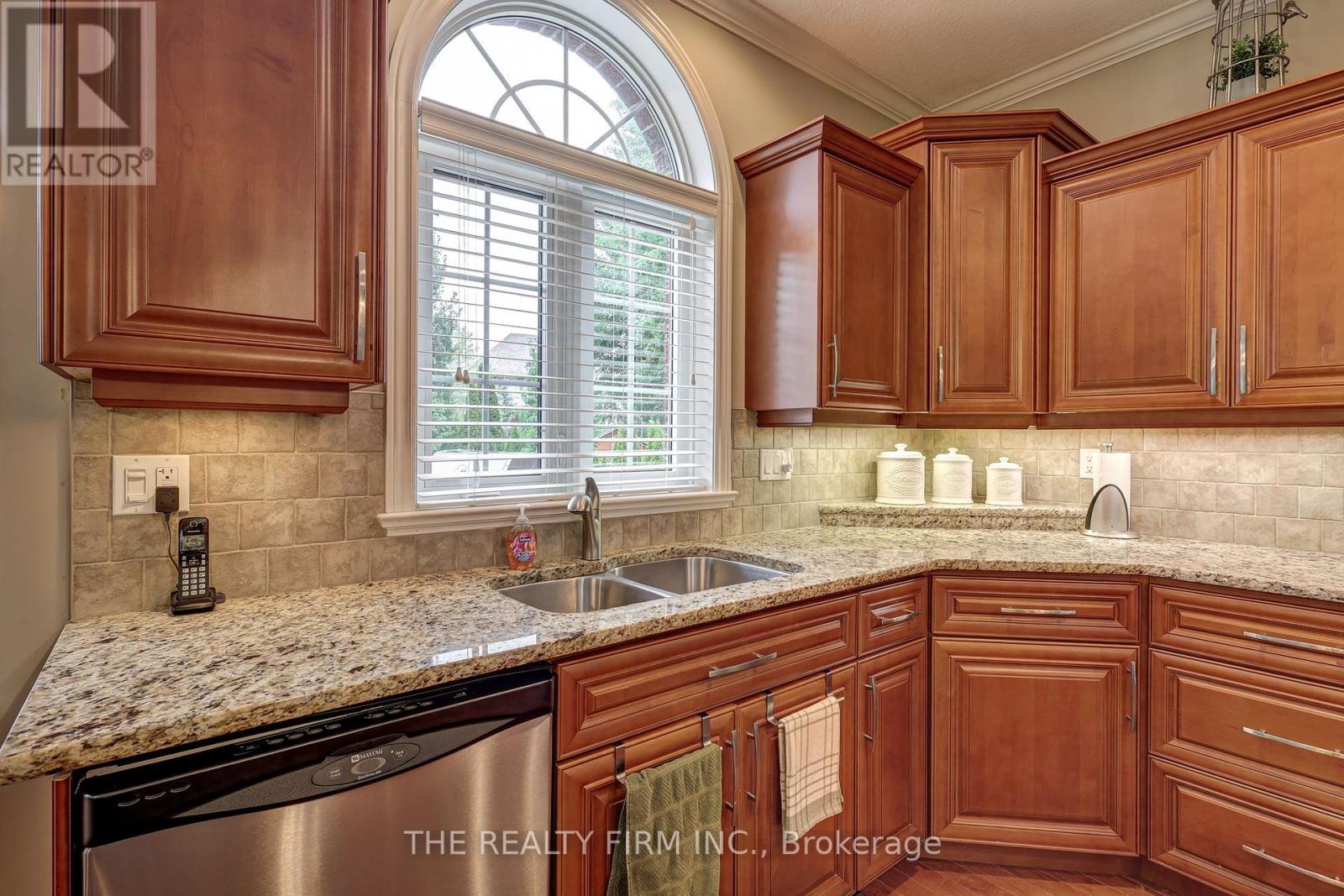 486 Plane Tree Drive, London North, Ontario  N6G 5L6 - Photo 16 - X12423157