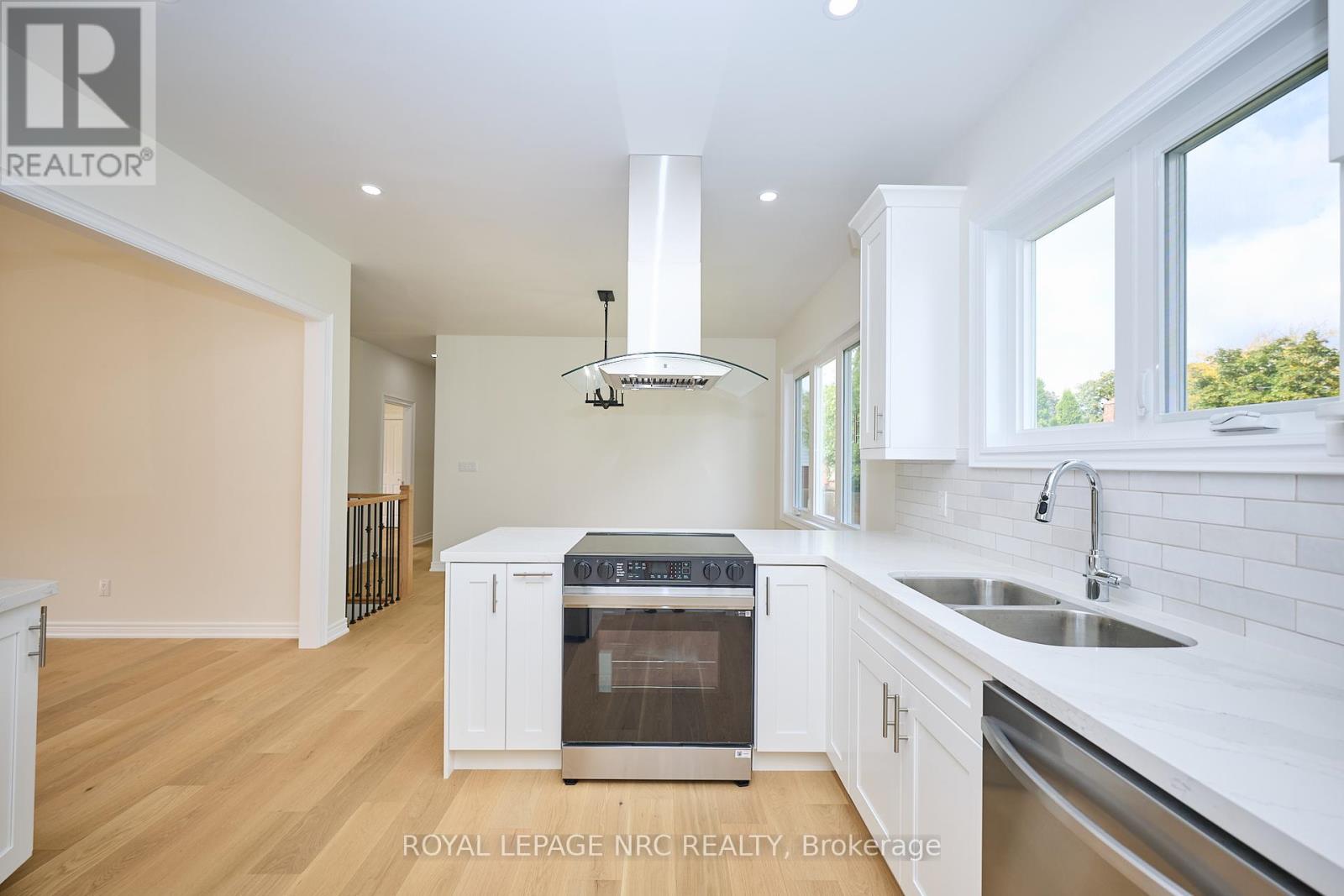 17 Glenbarr Road, St. Catharines, Ontario  L2T 1Y2 - Photo 14 - X12419320
