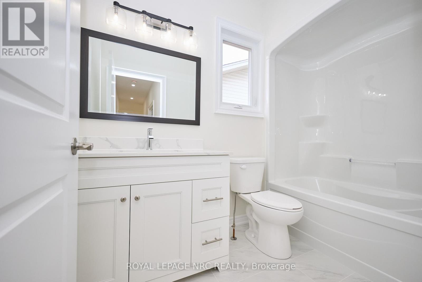 17 Glenbarr Road, St. Catharines, Ontario  L2T 1Y2 - Photo 29 - X12419320