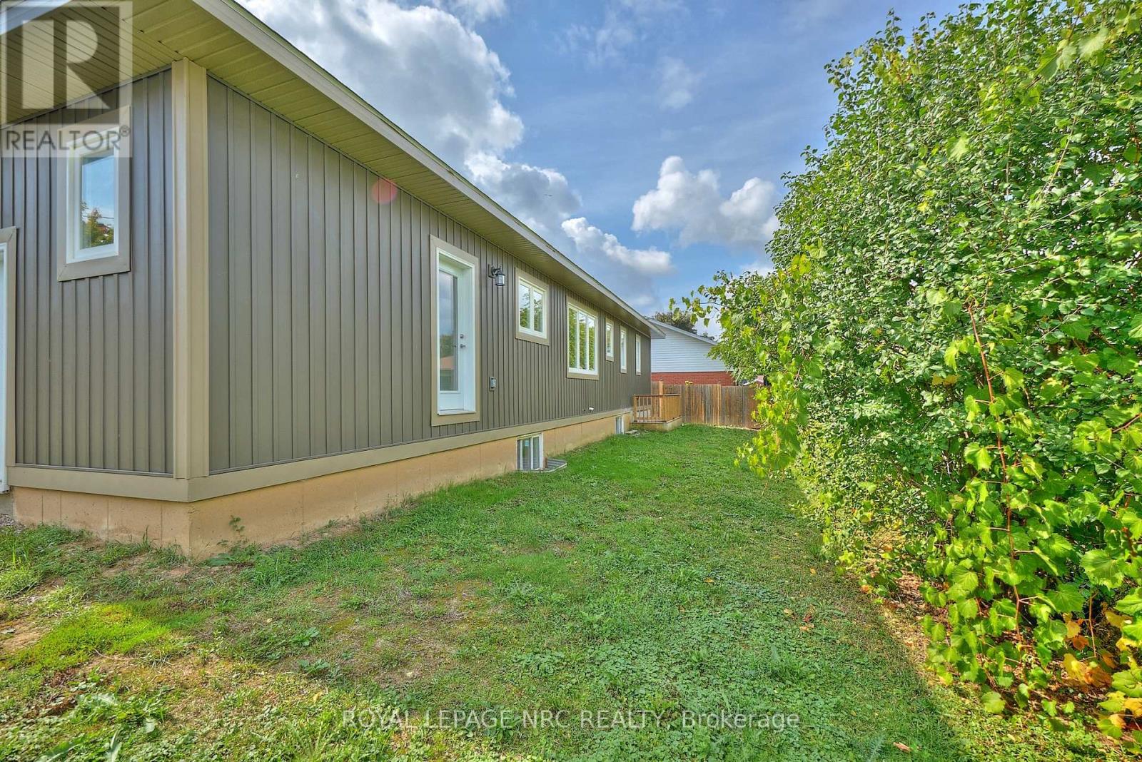 17 Glenbarr Road, St. Catharines, Ontario  L2T 1Y2 - Photo 37 - X12419320