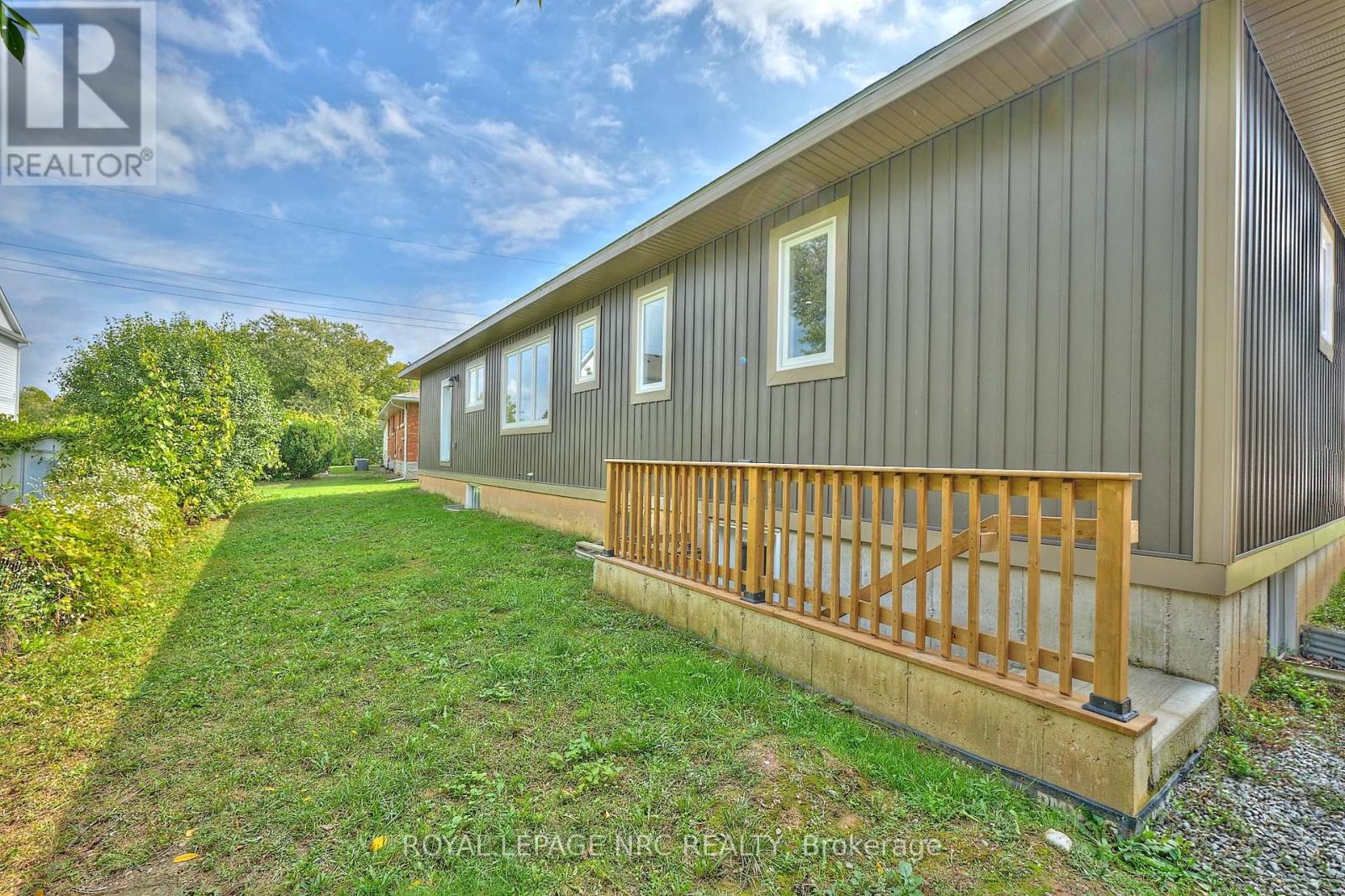 17 Glenbarr Road, St. Catharines, Ontario  L2T 1Y2 - Photo 38 - X12419320