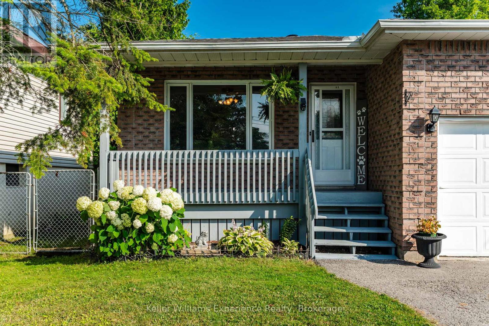 308 Assiniboia Street, Tay, Ontario  L0K 1R0 - Photo 2 - S12423149