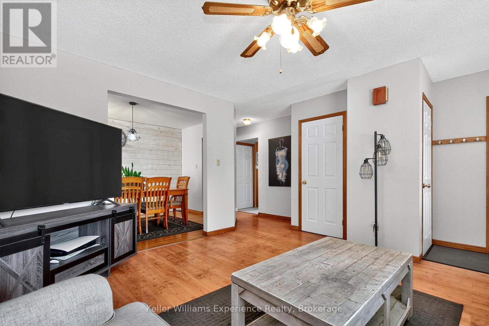 308 Assiniboia Street, Tay, Ontario  L0K 1R0 - Photo 8 - S12423149