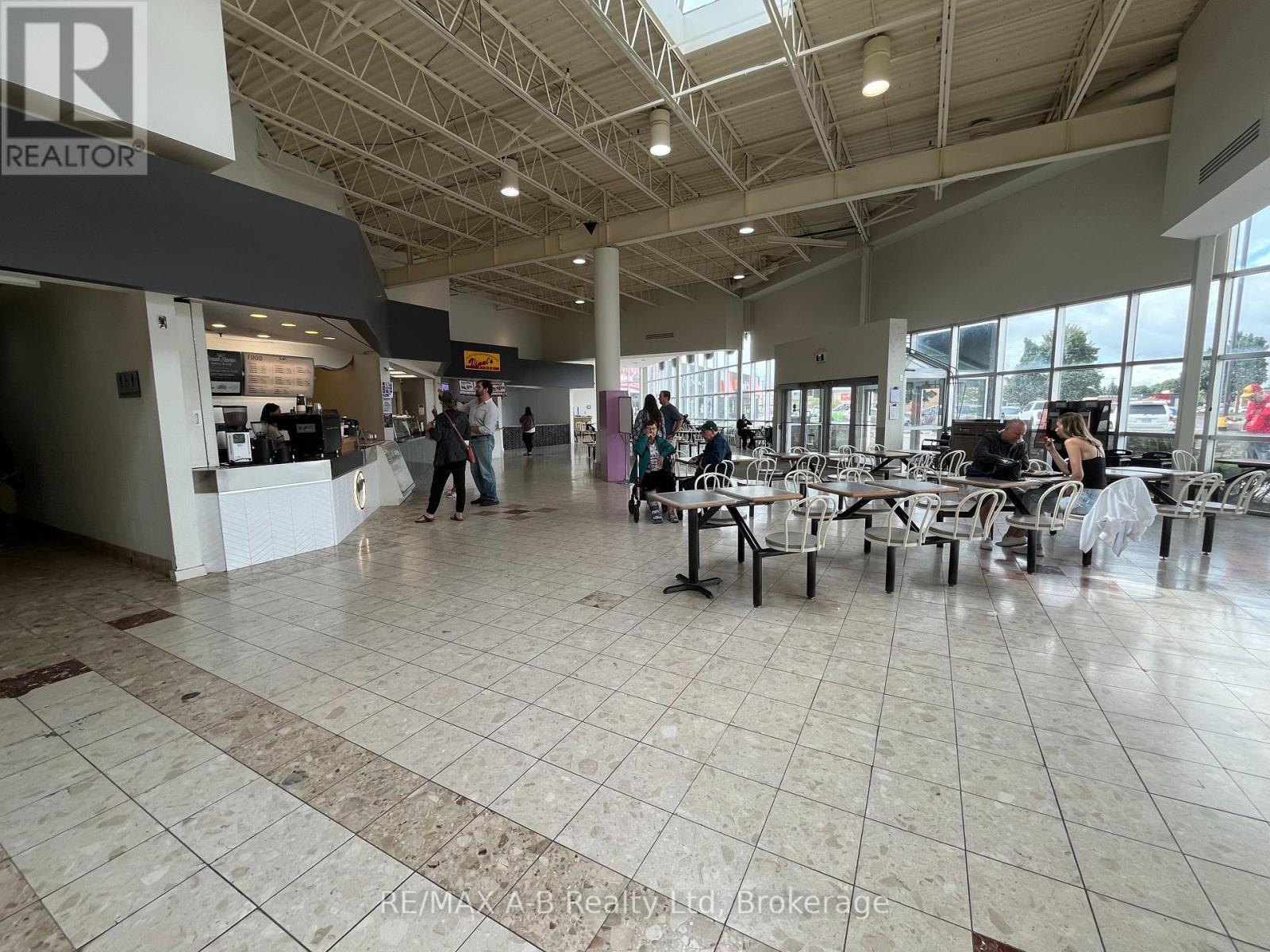 H7 - 1067 Ontario Street, Stratford, Ontario  N5A 6W6 - Photo 4 - X12423119