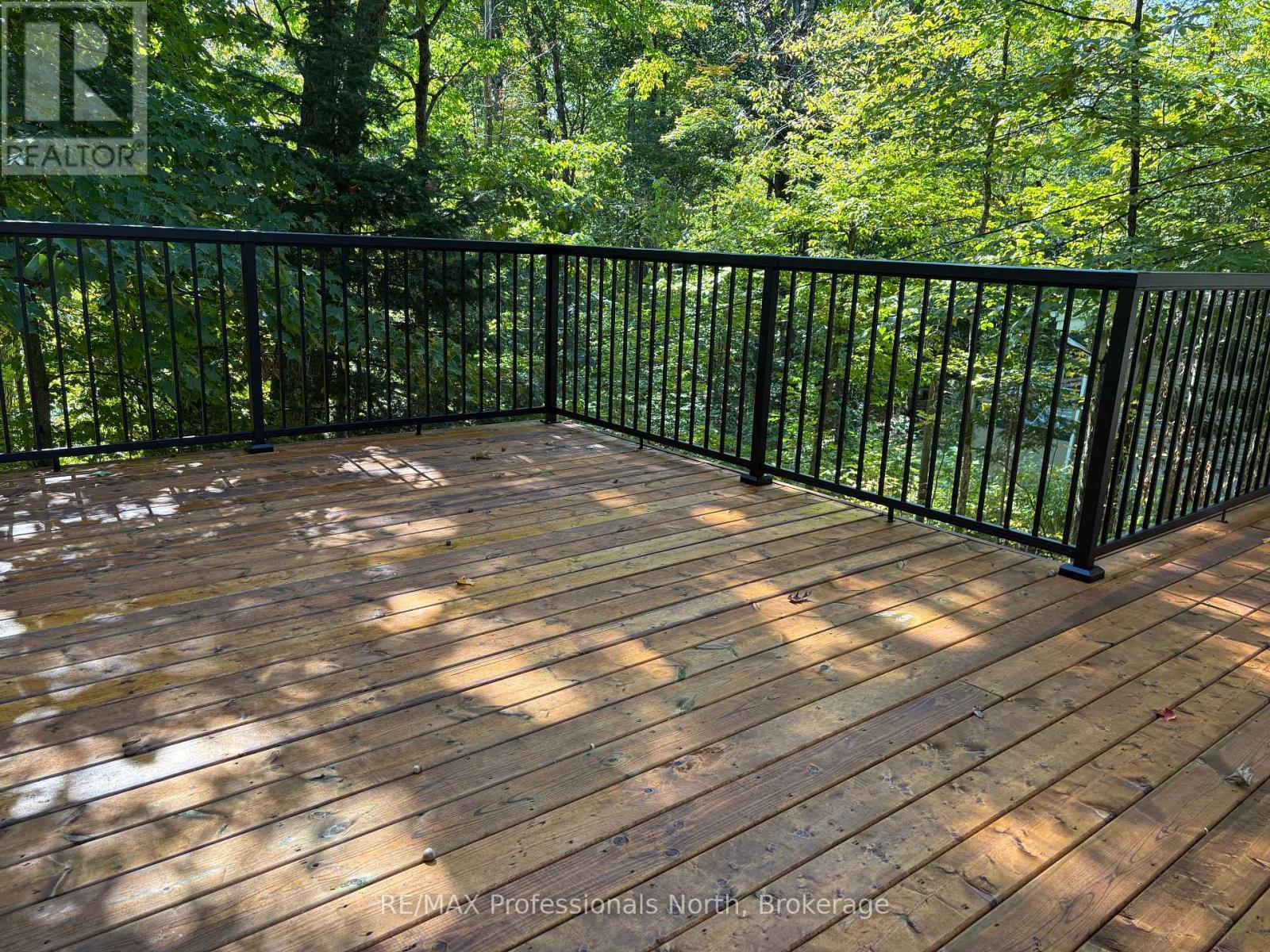 116 Woodland Drive, Huntsville, Ontario  P1H 1A7 - Photo 7 - X12423156
