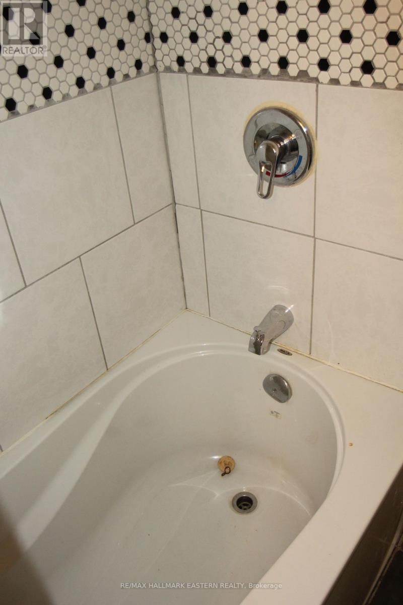 384 King Street W, Cobourg, Ontario  K9A 2N7 - Photo 13 - X12423146