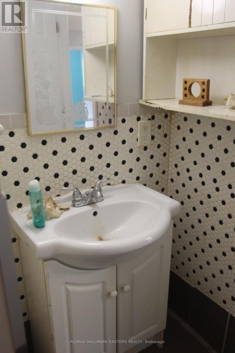 384 King Street W, Cobourg, Ontario  K9A 2N7 - Photo 14 - X12423146