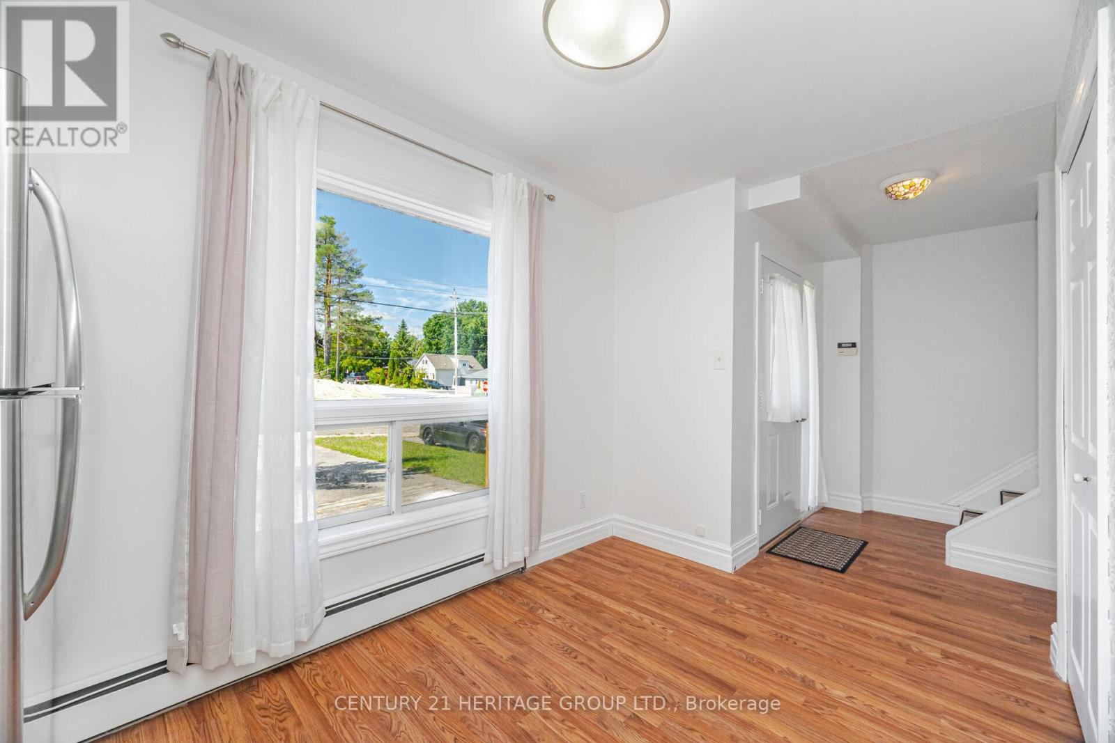 72 Osborn Street, Essa, Ontario  L0M 1B0 - Photo 12 - N12419272